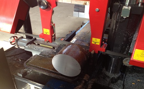 峨边卧式带锯床加工时出现明显振荡如何排查？