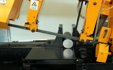 峨边数控带锯床自动送料精度会出现偏差吗？