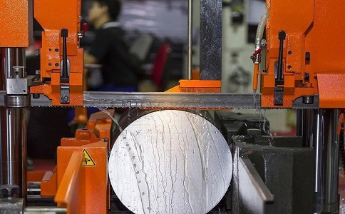 峨边立式金属带锯床切削出现跑带故障解决方法！